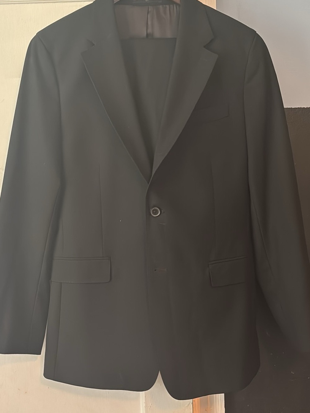 Classic Black Men's Suit Blazer - Tailored Single-Breasted Suit